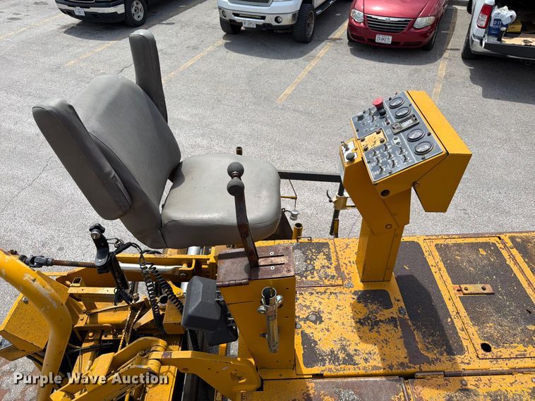 image for item DQ7801 Blaw-Knox PF-5510 paver