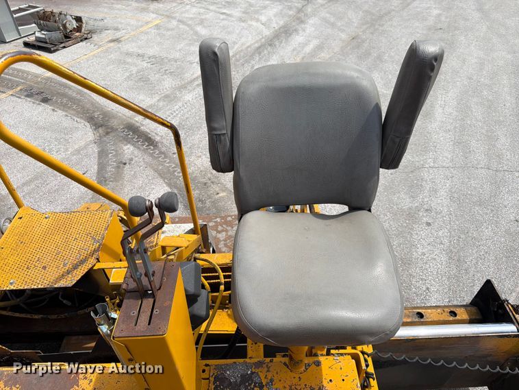 image for item DQ7801 Blaw-Knox PF-5510 paver