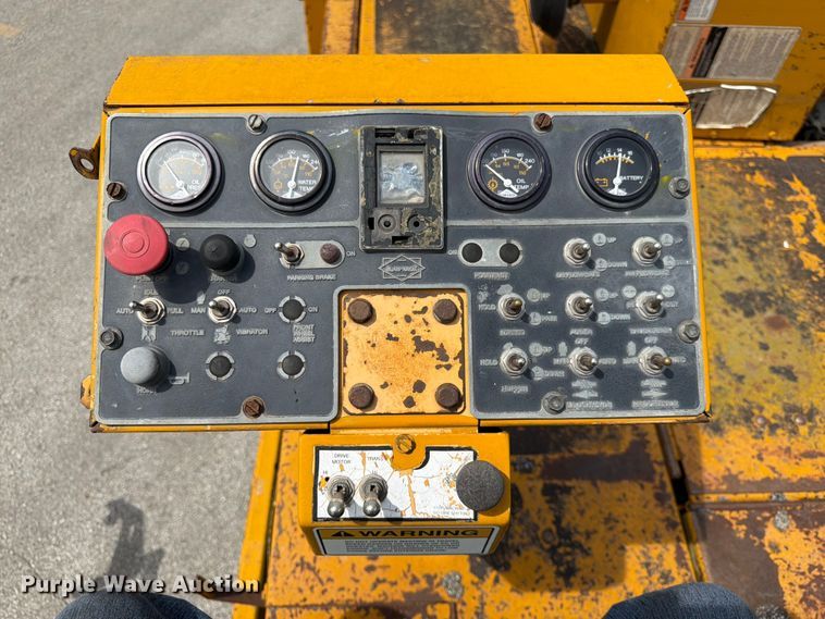 image for item DQ7801 Blaw-Knox PF-5510 paver