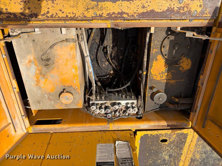 image for item DQ7801 Blaw-Knox PF-5510 paver
