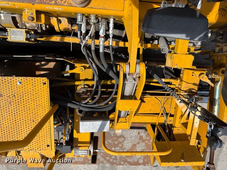 image for item DQ7801 Blaw-Knox PF-5510 paver