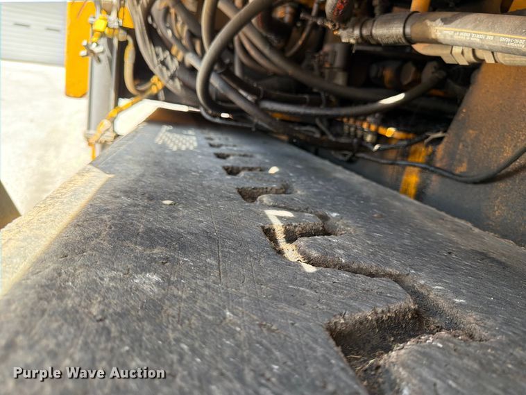 image for item DQ7801 Blaw-Knox PF-5510 paver