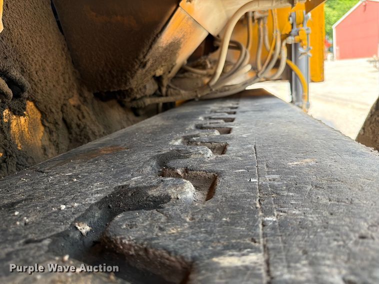 image for item DQ7801 Blaw-Knox PF-5510 paver