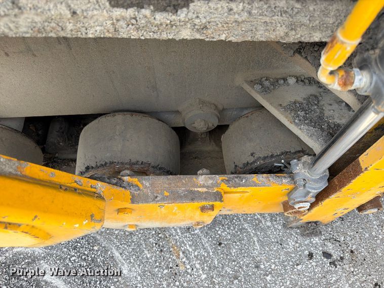image for item DQ7801 Blaw-Knox PF-5510 paver