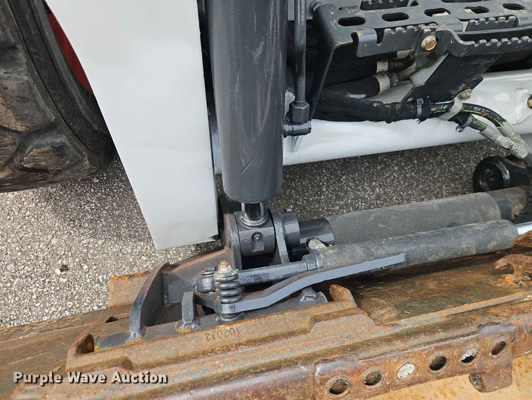image for item DQ7803 2016 Bobcat S650 skid steer loader