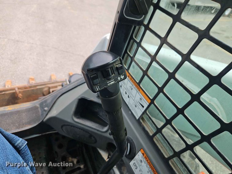 image for item DQ7803 2016 Bobcat S650 skid steer loader