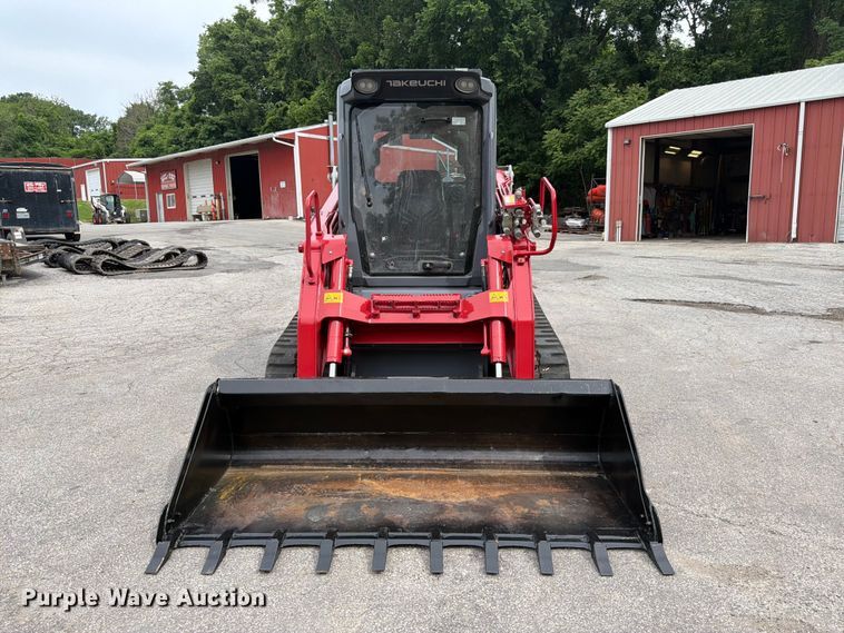 image for item DQ7804 2019 Takeuchi TL12R2 skid steer loader