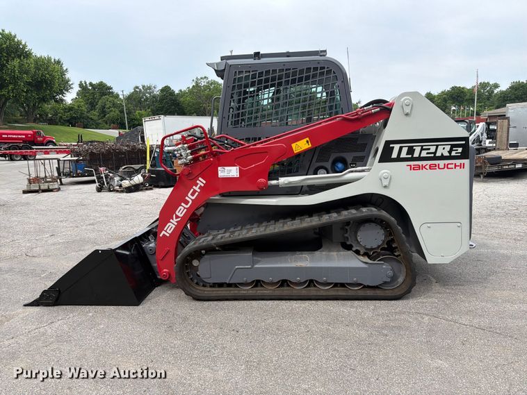 image for item DQ7804 2019 Takeuchi TL12R2 skid steer loader