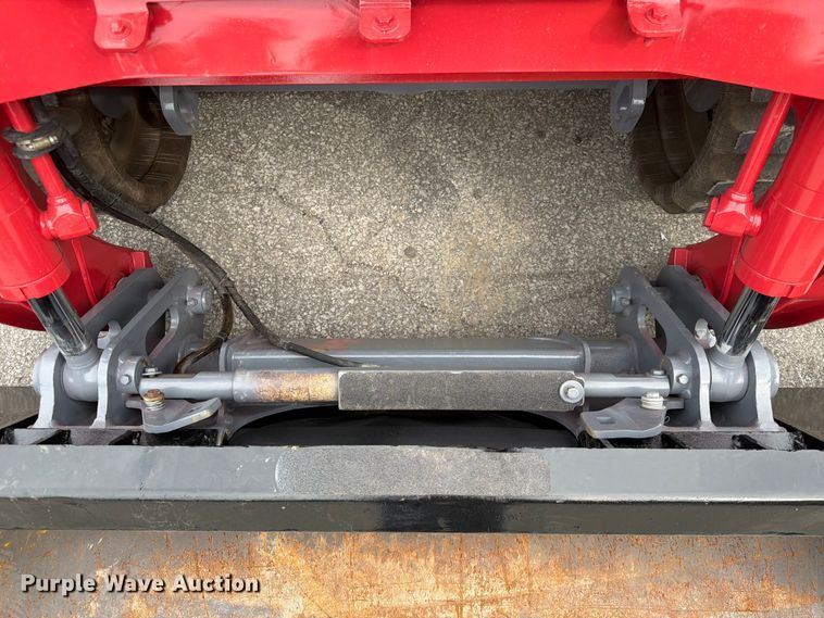 image for item DQ7804 2019 Takeuchi TL12R2 skid steer loader