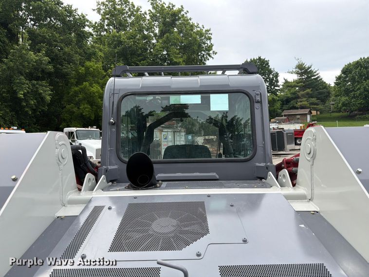 image for item DQ7804 2019 Takeuchi TL12R2 skid steer loader