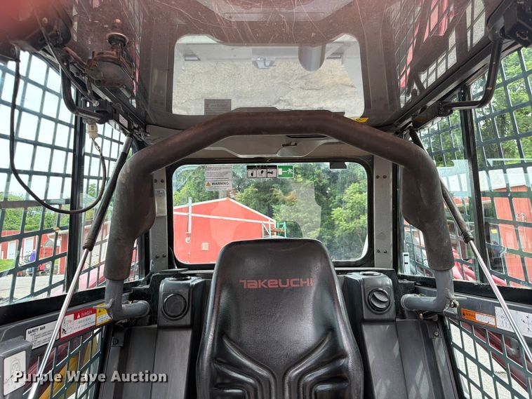image for item DQ7804 2019 Takeuchi TL12R2 skid steer loader