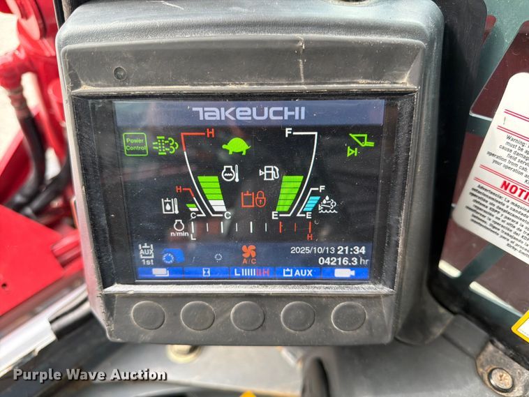 image for item DQ7804 2019 Takeuchi TL12R2 skid steer loader