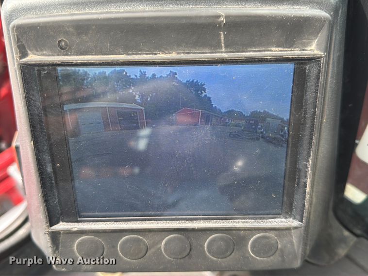 image for item DQ7804 2019 Takeuchi TL12R2 skid steer loader