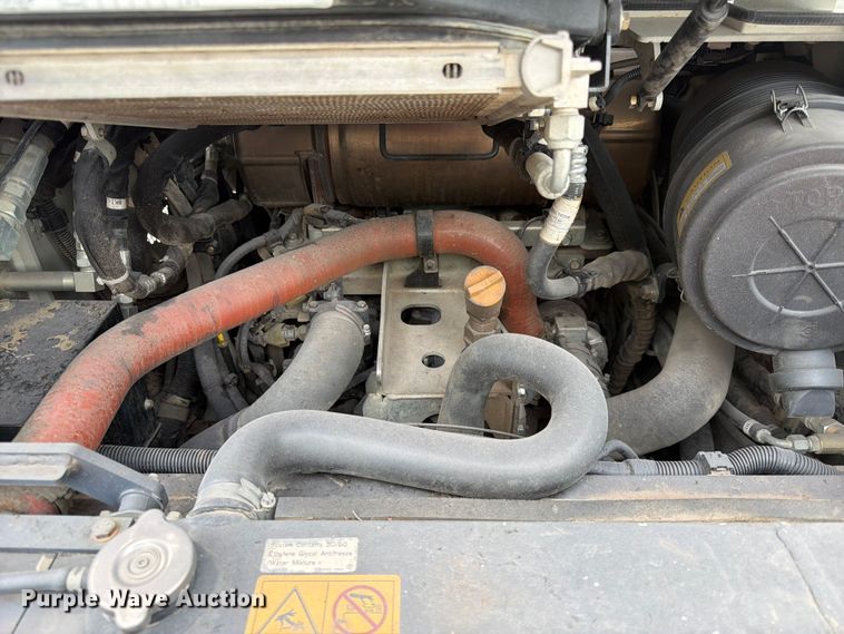 image for item DQ7804 2019 Takeuchi TL12R2 skid steer loader