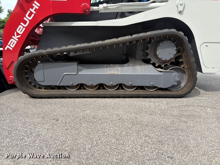 image for item DQ7804 2019 Takeuchi TL12R2 skid steer loader