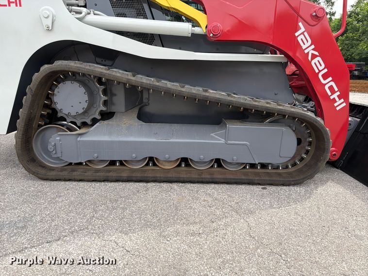 image for item DQ7804 2019 Takeuchi TL12R2 skid steer loader