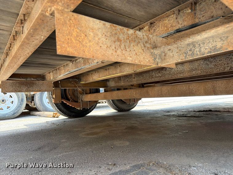 image for item DQ7805 1989 Trail King TK1U-1600 equipment trailer
