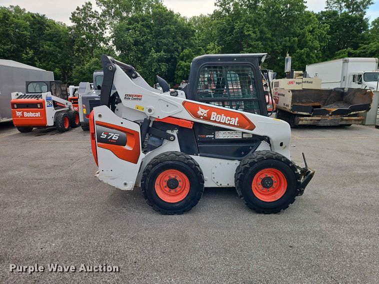 image for item DQ7808 2020 Bobcat S76 skid steer loader