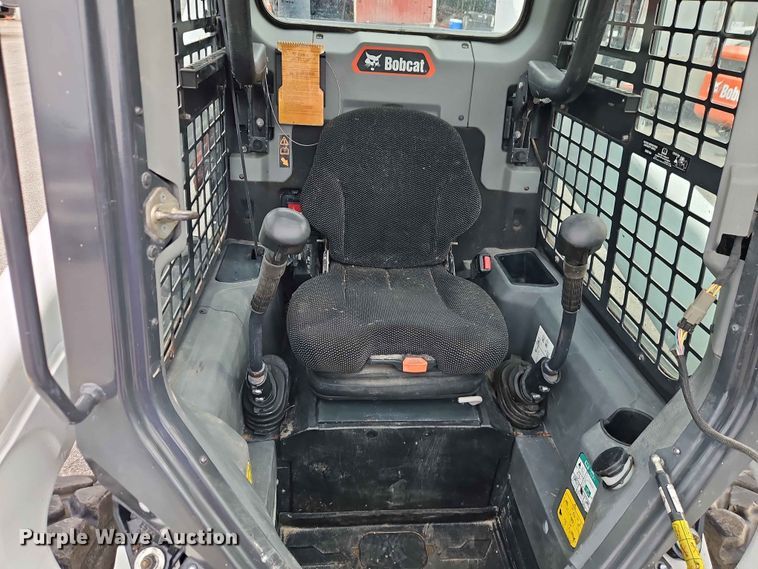 image for item DQ7808 2020 Bobcat S76 skid steer loader