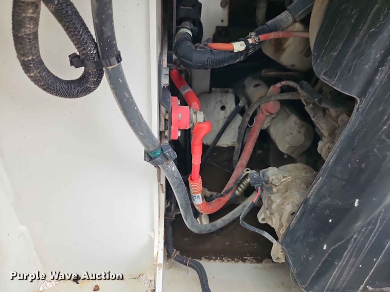 image for item DQ7808 2020 Bobcat S76 skid steer loader