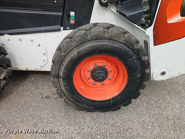 image for item DQ7808 2020 Bobcat S76 skid steer loader