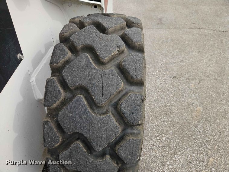 image for item DQ7808 2020 Bobcat S76 skid steer loader