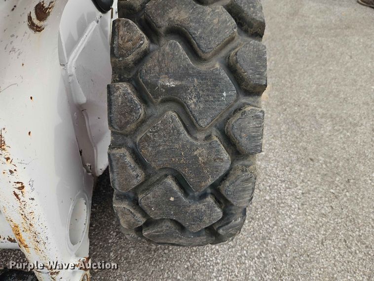 image for item DQ7808 2020 Bobcat S76 skid steer loader