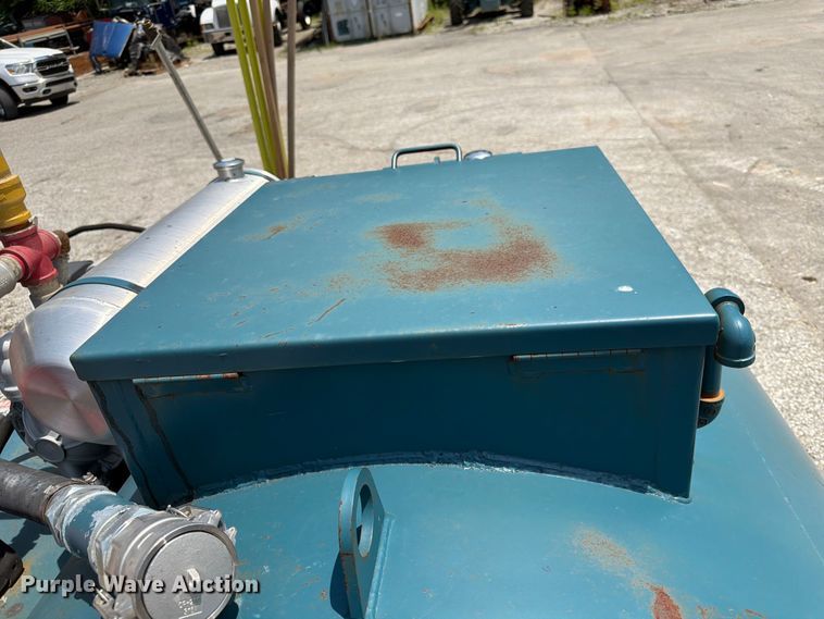 image for item DQ7811 2023 Worm seal coat tank