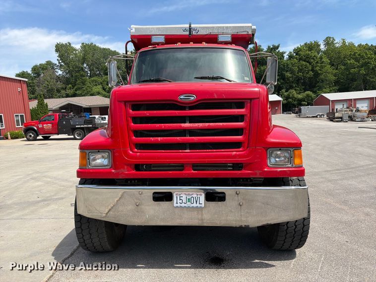 image for item DQ7812 1999 Sterling L9511 dump truck