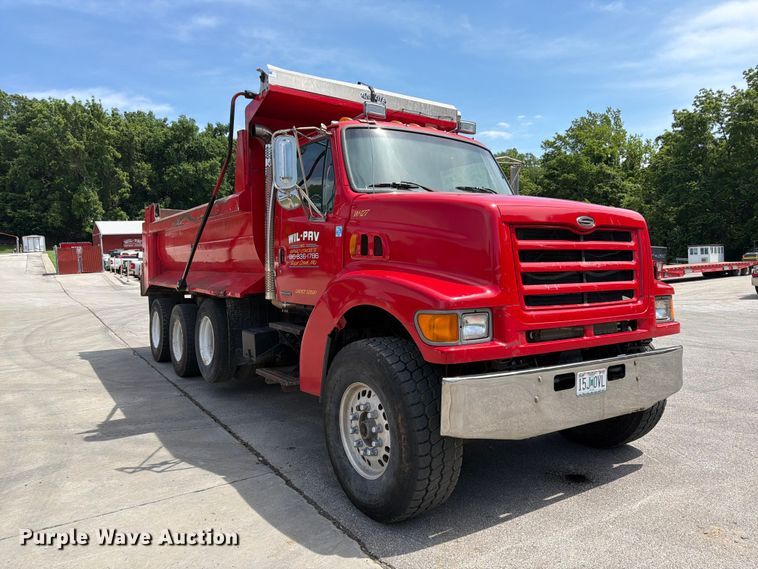 image for item DQ7812 1999 Sterling L9511 dump truck