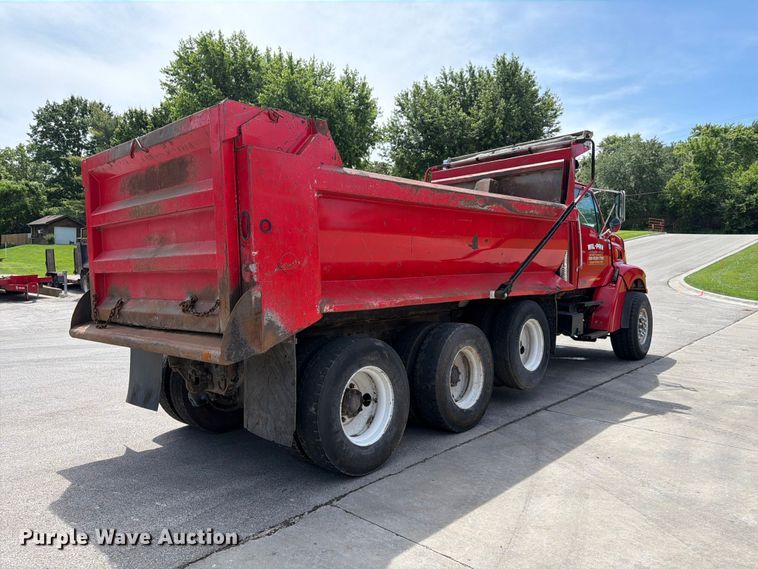 image for item DQ7812 1999 Sterling L9511 dump truck