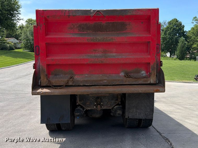 image for item DQ7812 1999 Sterling L9511 dump truck