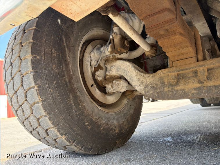 image for item DQ7812 1999 Sterling L9511 dump truck
