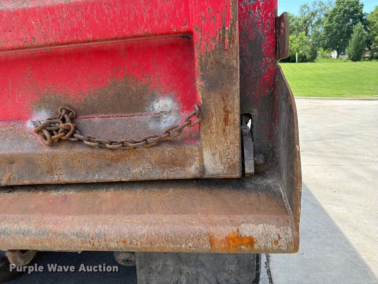 image for item DQ7812 1999 Sterling L9511 dump truck