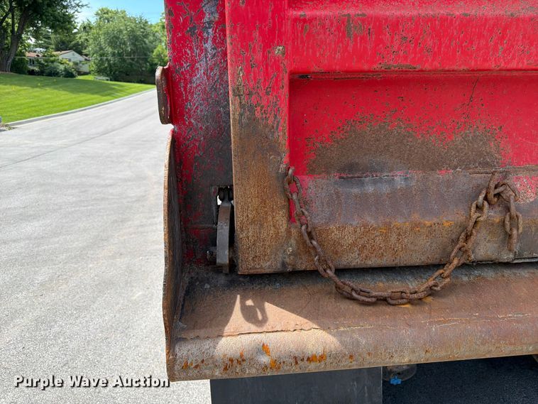 image for item DQ7812 1999 Sterling L9511 dump truck