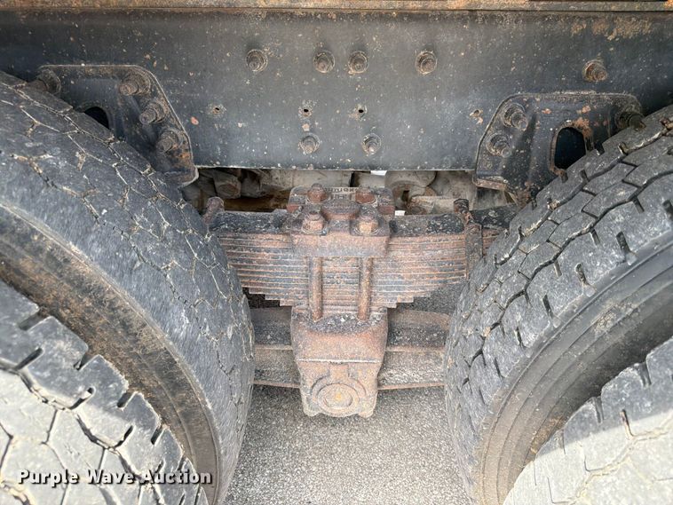 image for item DQ7812 1999 Sterling L9511 dump truck