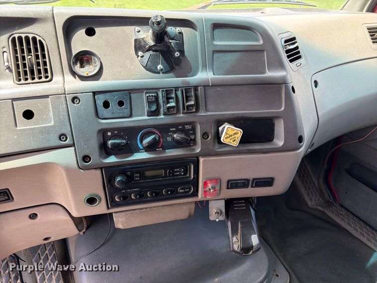 image for item DQ7812 1999 Sterling L9511 dump truck