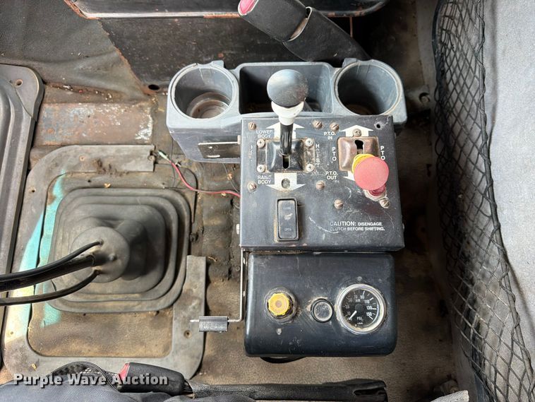 image for item DQ7812 1999 Sterling L9511 dump truck