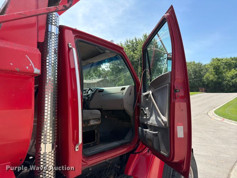 image for item DQ7812 1999 Sterling L9511 dump truck