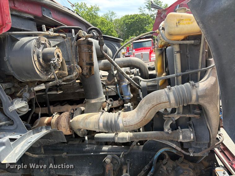 image for item DQ7812 1999 Sterling L9511 dump truck