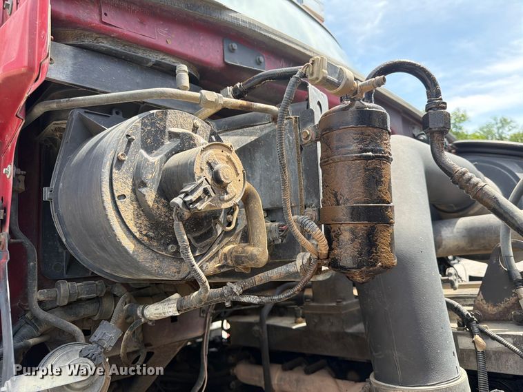 image for item DQ7812 1999 Sterling L9511 dump truck