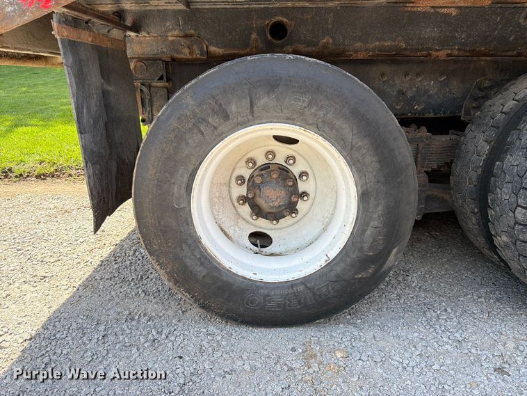 image for item DQ7812 1999 Sterling L9511 dump truck