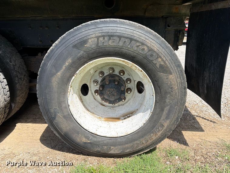 image for item DQ7812 1999 Sterling L9511 dump truck