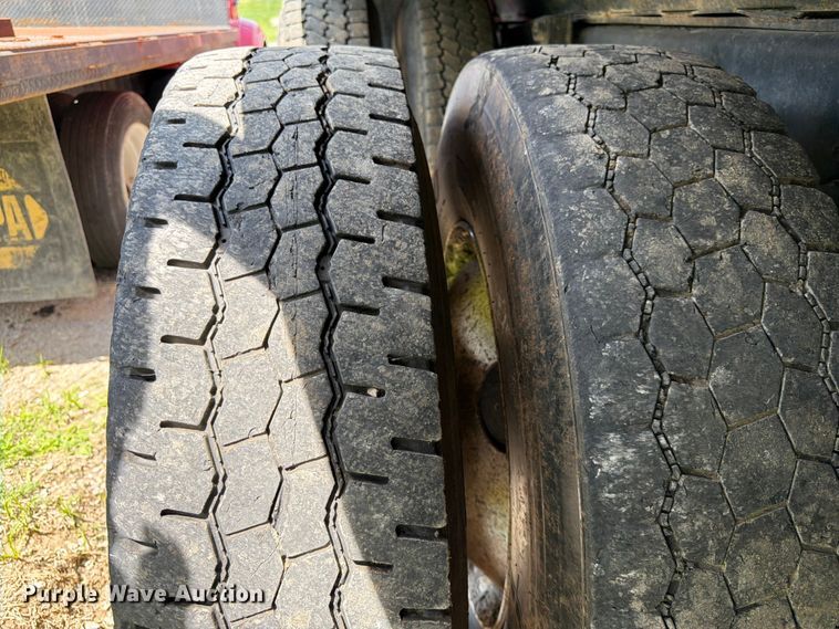 image for item DQ7812 1999 Sterling L9511 dump truck