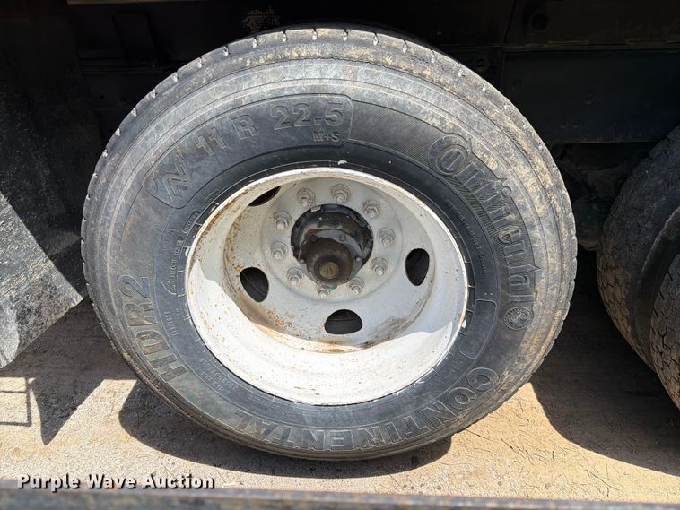 image for item DQ7812 1999 Sterling L9511 dump truck