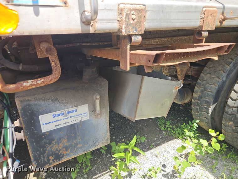 image for item DQ7813 2005 International 7400 dump truck