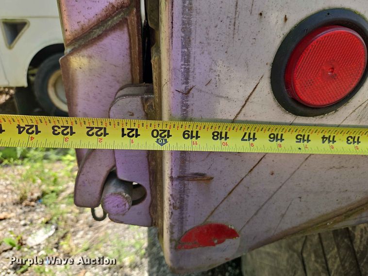 image for item DQ7813 2005 International 7400 dump truck