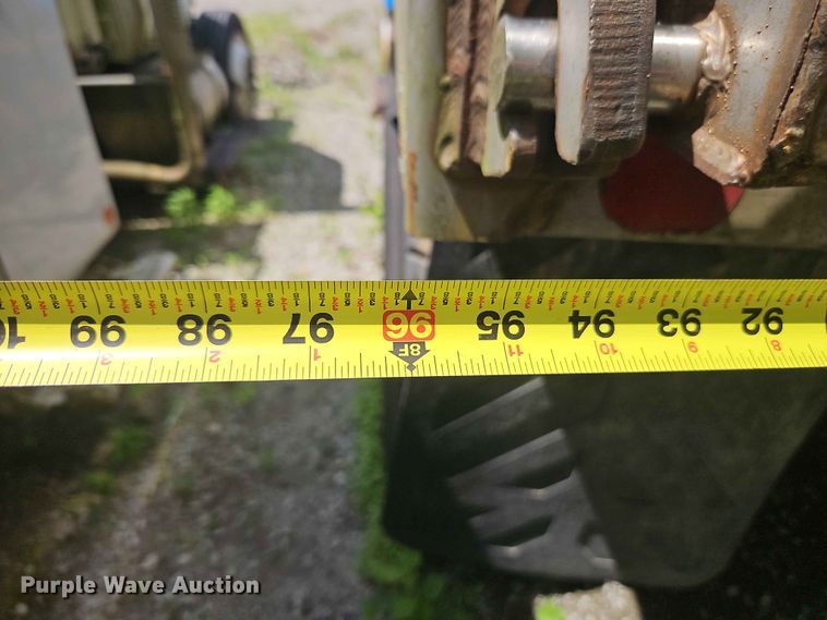 image for item DQ7813 2005 International 7400 dump truck