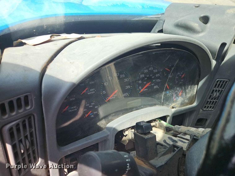 image for item DQ7813 2005 International 7400 dump truck