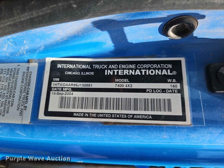 image for item DQ7813 2005 International 7400 dump truck